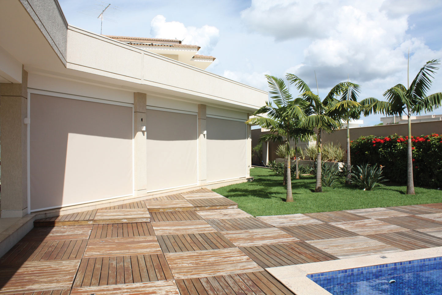 TOLDOS DE FACHADA VERTICAL ZIPLINE VERTICAL ZIPLINE 110 REDONDO - Imagem 4