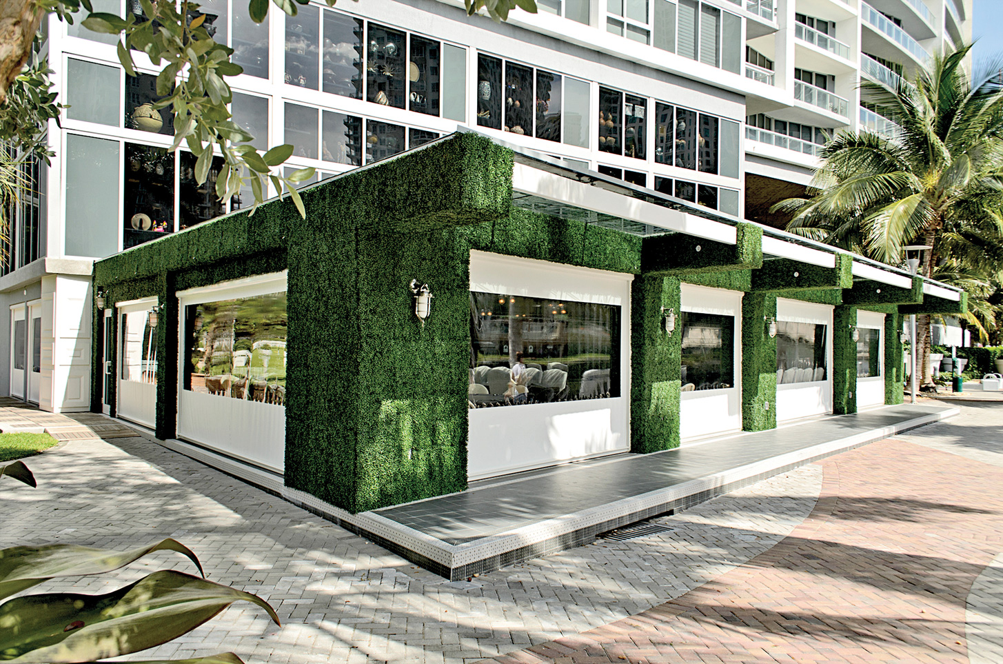 TOLDOS DE FACHADA VERTICAL ZIPLINE VERTICAL ZIPLINE 120